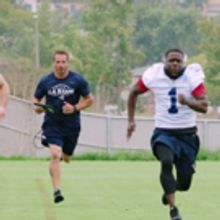 VIDEO: Kevin Hart Attends LA Rams Training Camp on WHAT THE FIT