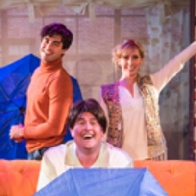 BWW Review: FRIENDS! THE MUSICAL PARODY Cleverly and Lovingly Pokes Fun at the Iconic Sitcom