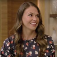 VIDEO: Sutton Foster Talks YOUNGER & Gives Advice to Recent Graduates on LIVE WITH… Video