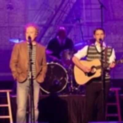 BWW Interview: Taylor Bloom as Paul Simon in THE SIMON & GARFUNKEL STORY