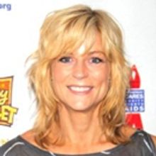 Lisa Brescia To Take on So Big Role of Heidi Hansen in DEAR EVAN HANSEN