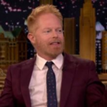 VIDEO: Jesse Tyler Ferguson Talks Photobombing Celebs on the Red Carpet
