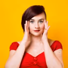 Laura Lexx Brings KNEE JERK To The Edinburgh Festival Fringe