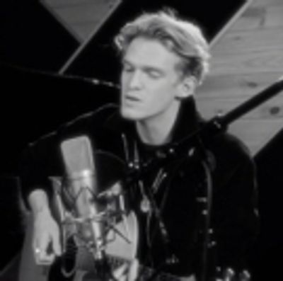 VIDEO: Watch ANASTASIA's Christy Altomare and Cody Simpson Duet on Acoustic 'Once Upon a December'