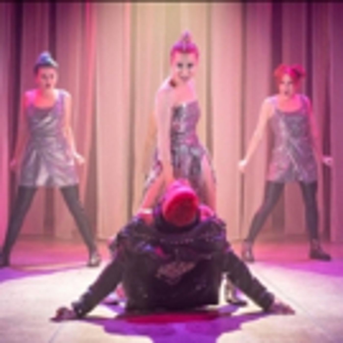 Wake Up With BWW 10/10: THE GREATEST SHOWMAN Cover Album, and More!  Image