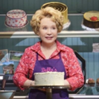 Photo Flash: First Look at Debra Jo Rupp and the Cast of THE CAKE