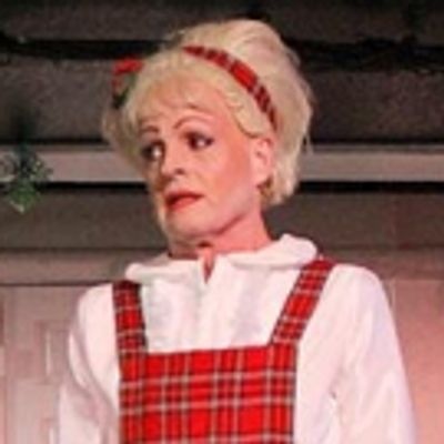 BWW Review: Desert Rose's CHRISTMAS WITH THE CRAWFORDS is a Hilarious Musical Confection with a Terrific Cast
