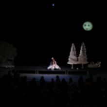 HANNA AND THE MOONLIT DRESS Lights Up The Berman