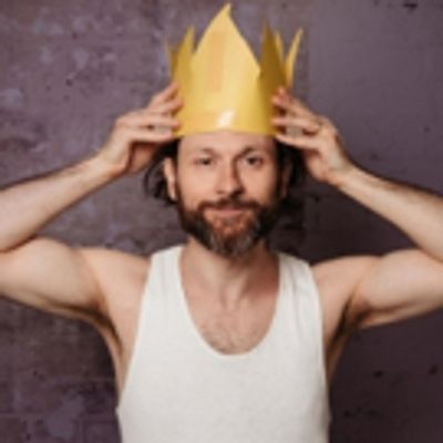 BWW REVIEW:  Finding Humour In Hopeless Situations, SAMI IN PARADISE Presents A Different Look At Displacement And The Refugee Experience.