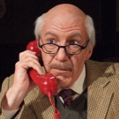 BWW Review: Tom Dugan Thoroughly Inhabits Simon WIESENTHAL, Honoring the World-Renowned Nazi Hunter