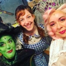 Photo Flash: Ozians Cozy Up and More Saturday Intermission Pics!
