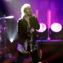 VIDEO: Walk the Moon Perform New Song 'One Foot' on LATE NIGHT