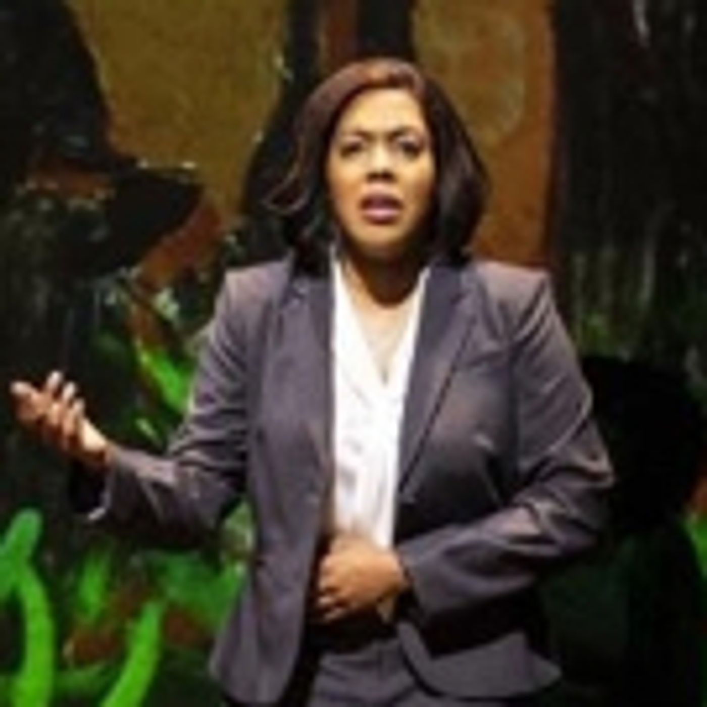 Wake Up With BWW 11/9: On the Red Carpet at Opening Night of KING KONG, and More!  Image