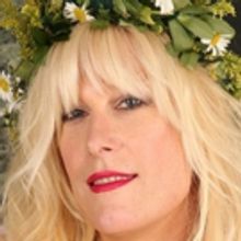 BWW Review: Justin Vivian Bond Colors Outside the Lines with BOYS IN THE TREES at Joe