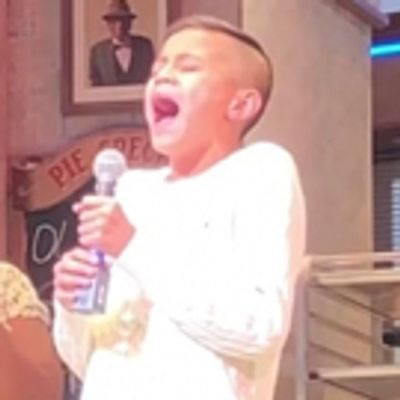 VIDEO: Adrian Matthew Brings Down the House with 'She Used to Be Mine' at WAITRESS