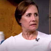 VIDEO: Laurie Metcalf Talks THREE TALL WOMEN, THE BIG BANG THEORY, & More on GOOD… Video