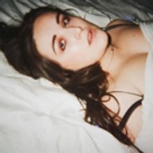 Lauren Aquilina Releases New Single 'Tobacco In My Sheets'