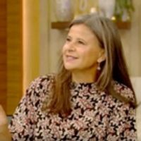VIDEO: Tracey Ullman Shares Her Worst Broadway Stories on LIVE WITH KELLY AND RYAN Video
