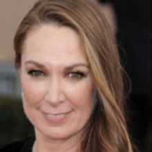 Bid Now on 2 Tickets to KING LEAR & Post-Show Coffee with Elizabeth Marvel