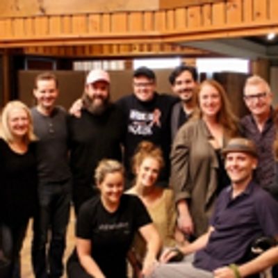 Exclusive Photo Coverage: WICKED Cast Gets In the Holiday Spirit for Carols For A Cure!