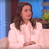 VIDEO: Anne Hathaway Chats her OCEANS 8 Co-Stars and her Bucket List on THE ELLEN… Video