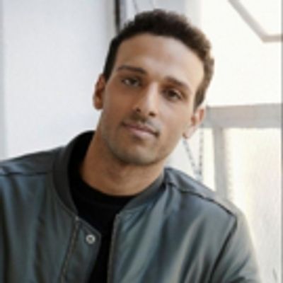 BWW Exclusive: Ari'el Stachel- Searching for an Identity, An Apostrophe and a Tony