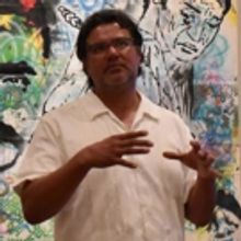 El artista Demián Flores explicó los detalles de sus obras y el origen de su inspir