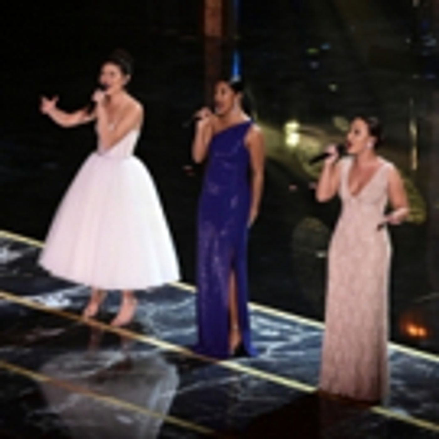 Wake Up With BWW 12/28: PARADE Reading, Kennedy Center Honors, and More!  Image