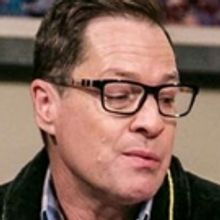 BWW Review: An Involving FOREVER BOUND Rivets You to the Edge of Your Seat