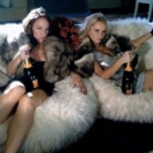 Kate Reinders and Sarah Litzsinger Star as TASTiSKANK in 'Smoke 'n Mirrors' at The…