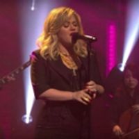 VIDEO: Kelly Clarkson Performs DIDN'T I Last Night on Late Night With Seth Meyers Video