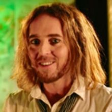 VIDEO: Tim Minchin Releases New Song '15 Minutes'