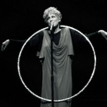 Photo Throwback: Bette Midler Performs in ART OR BUST in 1983