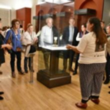 Dos Personajes Salieron De Sus óleos Para Recorrer Los Tesoros De La Hispanic Societ