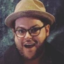 Photos: Josh Gad Stops In For Warm Hugs At FROZEN On Broadway