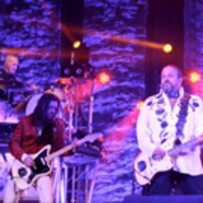 Photo Coverage: THE MAVERICKS Play The Music Hall at Tarrytown