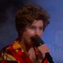 VIDEO: Kristen Bell & Dave Grohl Perform FROZEN & Metallica Mash-Up