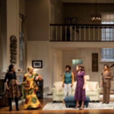 BWW Review: FAMILIAR at Guthrie