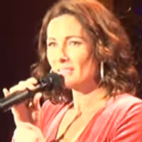 VIDEO: Laura Benanti's 'Benania' Makes Feinstein's/54 Below Debut With A Sondheim… Video