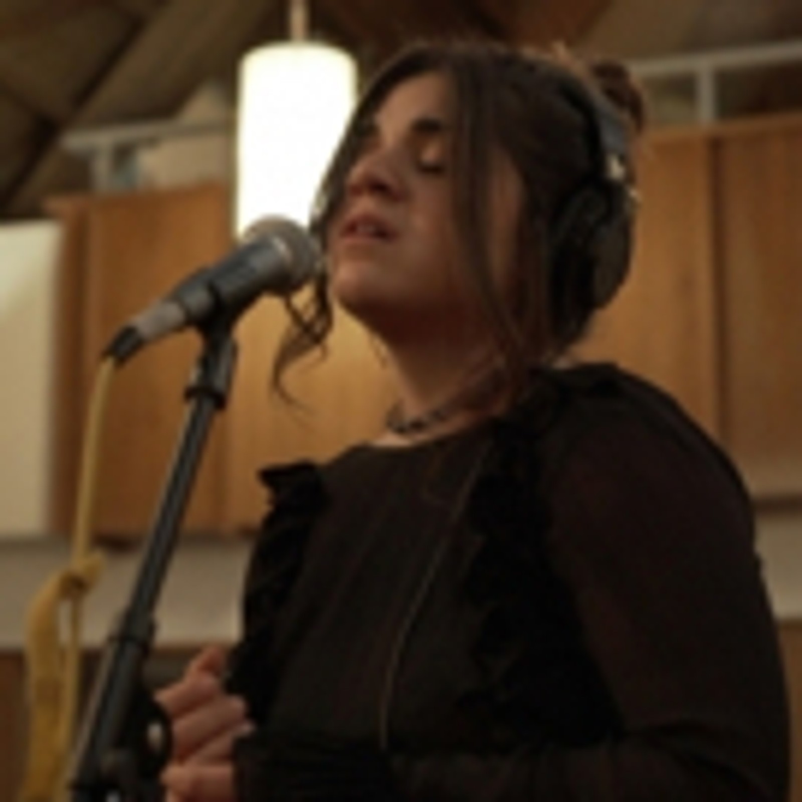 Jennifer Foster Releases 'Coldwater Canyon' (Foster The Art Live Sessions)