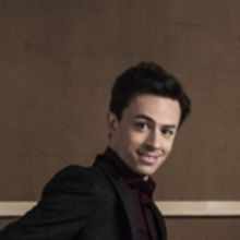  Counter Tenor Ray Chenez Performs BROADRAY