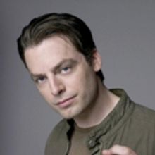 Justin Kirk Returns To Showtime in New Comedy Series KIDDING