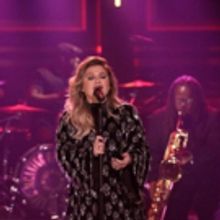 VIDEO: Kelly Clarkson Performs New Song + Sings 'Since U Been Gone' Backwards on TONIGHT