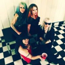 L7 Announce 1st Full-Length Album In 20 Years, PledgeMusic Campaign Launches Today + World Tour