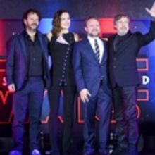 Photo Flash: Mark Hamill, Daisy Ridley Attend STAR WARS: THE LAST JEDI Fan Event in…