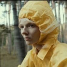 Austrian Songstress AVEC Shared Her Latest Enticing Single And Video UNDER WATER