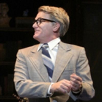 BWW Review: FUN HOME at TheatreWorks Silicon Valley puts the home and the heart in dysfunction