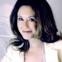 Mary McDonnell to Receive 2018 Pell Lifetime Achievement Award