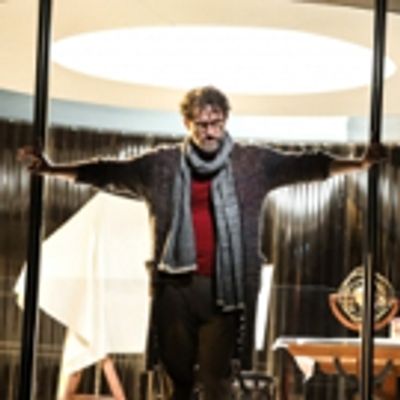 BWW Review: PlayMakers' Heavenly Production of LIFE OF GALILEO is One for the Ages