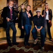 Lindsey Buckingham Leaves Fleetwood Mac, Band Set To Tour With Neil Finn and Mike…